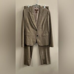 Victor Alfaro khaki 2 piece blazer and pants size 10 new